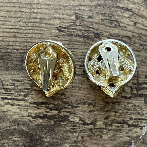 Vintage 1980s Gripoix Earrings Gold Jewel Tone Runway Mogul Cabochon Clip On - Picture 8 of 10